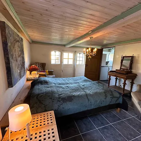 Cozy Older On Aero * Soby